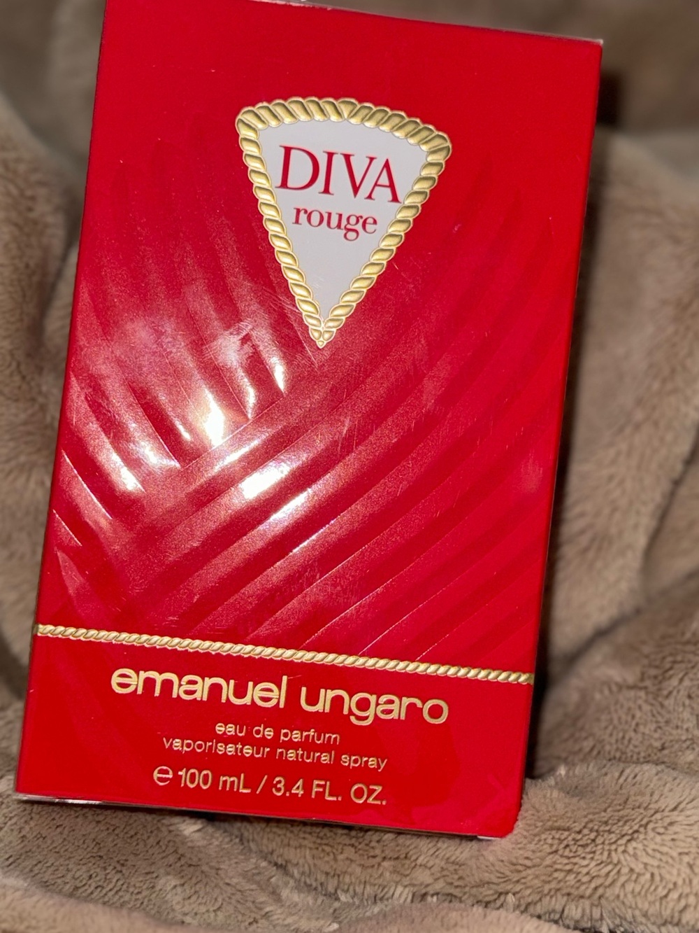 Emanuel Ungaro Diva Rouge Perfume Box in Red and Gold